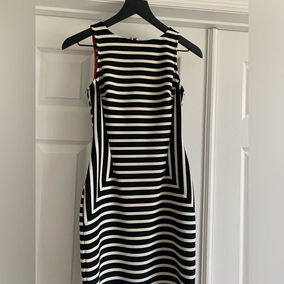 Karen Millen Dress - Picture 4 of 11